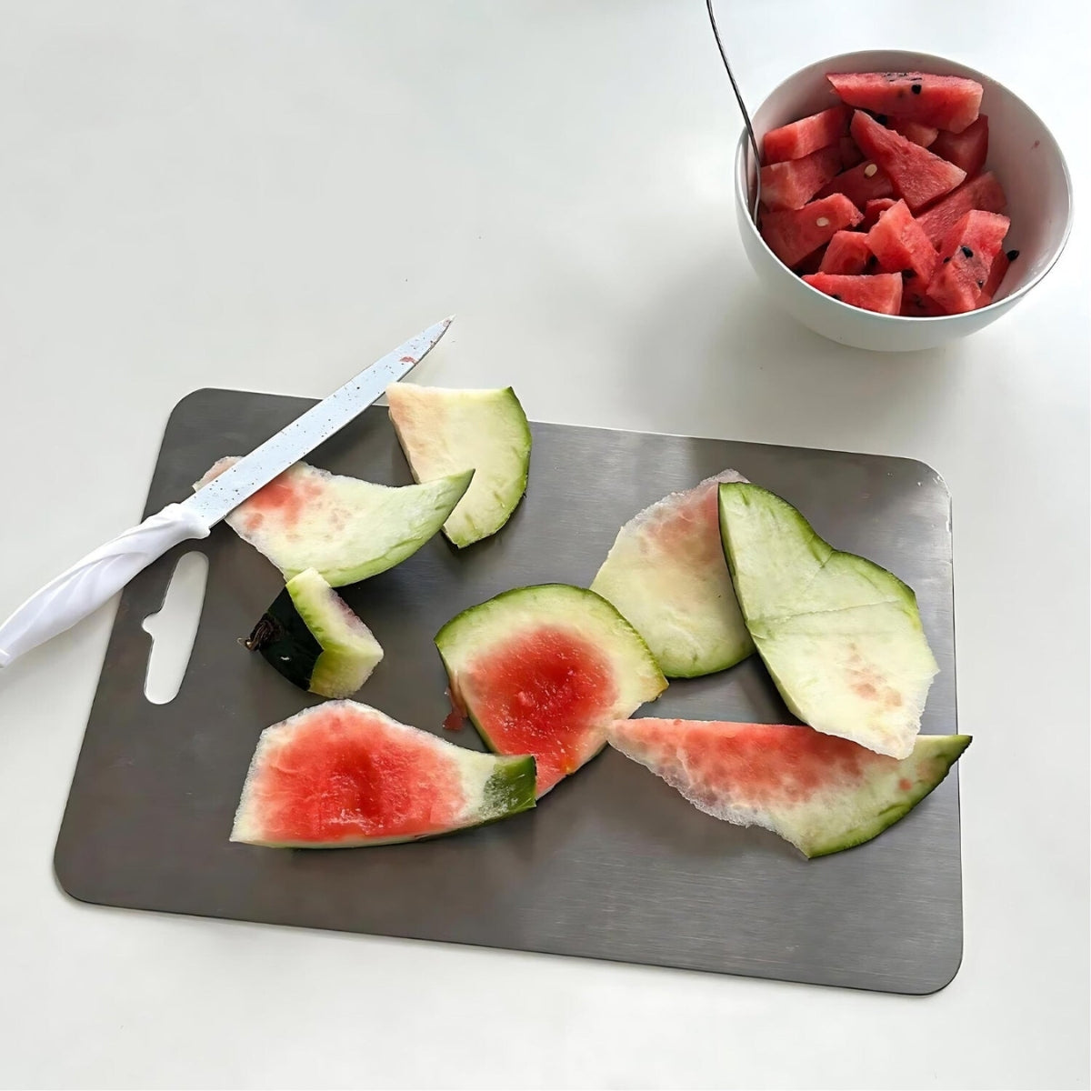 SlicePro™ | Roestvrijstalen & Antibacteriële Snijplank voor Hygiënisch Koken